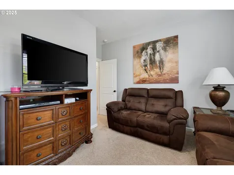 2177 A Street Hubbard OR 97032