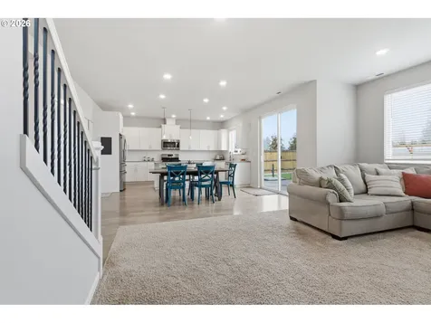 1035 Marie Street Mt. Angel OR 97362