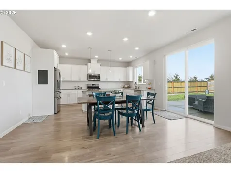 1035 Marie Street Mt. Angel OR 97362