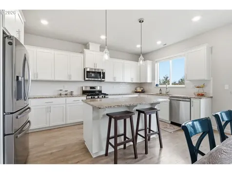 1035 Marie Street Mt. Angel OR 97362