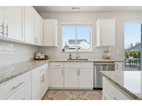 1035 Marie Street Mt. Angel OR 97362