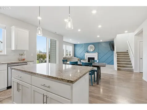 1035 Marie Street Mt. Angel OR 97362