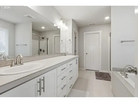1035 Marie Street Mt. Angel OR 97362
