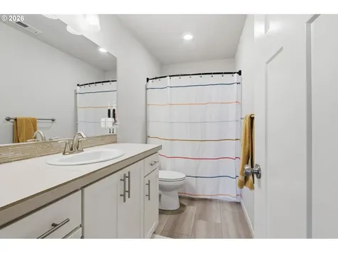1035 Marie Street Mt. Angel OR 97362