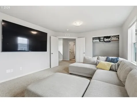 1035 Marie Street Mt. Angel OR 97362
