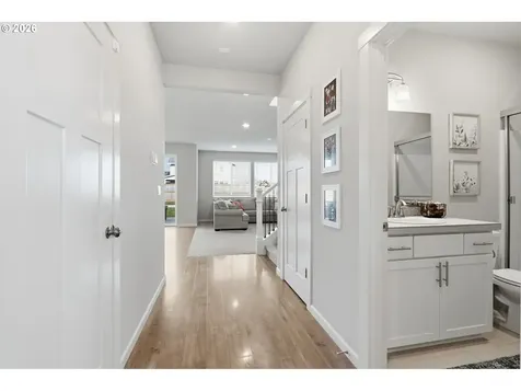 1035 Marie Street Mt. Angel OR 97362