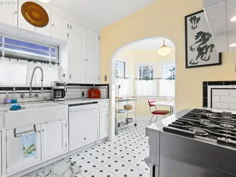 308 W 33rd Street Vancouver WA 98660