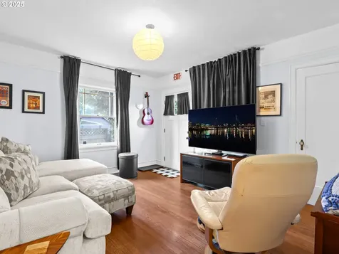 308 W 33rd Street Vancouver WA 98660