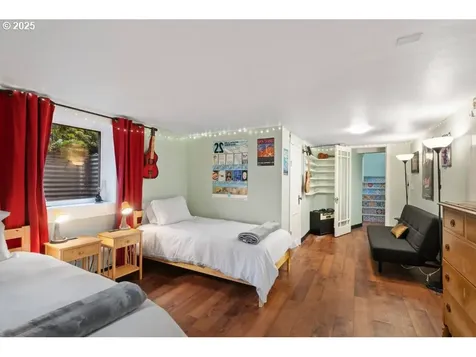 308 W 33rd Street Vancouver WA 98660
