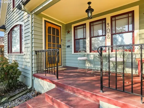308 W 33rd Street Vancouver WA 98660