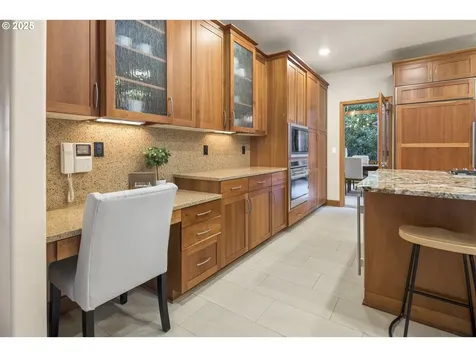 17514 Brookhurst Drive Lake Oswego OR 97034