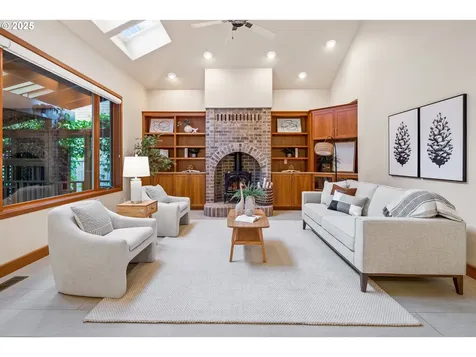 17514 Brookhurst Drive Lake Oswego OR 97034