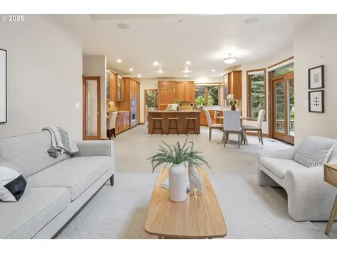 17514 Brookhurst Drive Lake Oswego OR 97034
