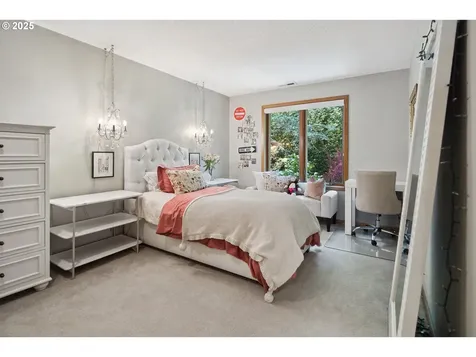 17514 Brookhurst Drive Lake Oswego OR 97034