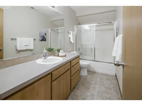 17514 Brookhurst Drive Lake Oswego OR 97034