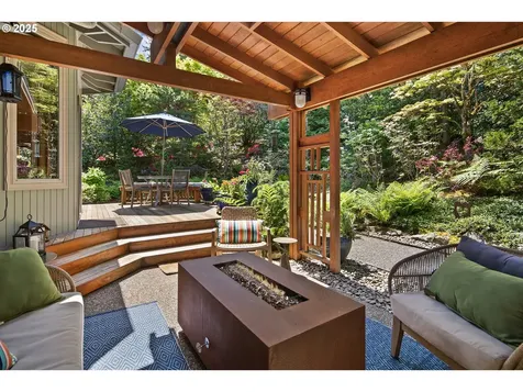 17514 Brookhurst Drive Lake Oswego OR 97034