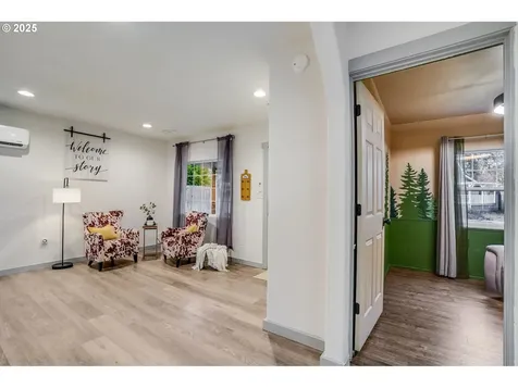 108 South Street Silverton OR 97381