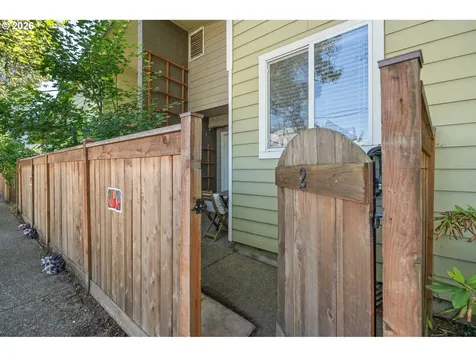 7302 N New York Avenue Portland OR 97203