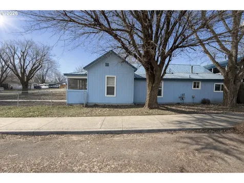 90 W Adams Street Huntington OR 97907