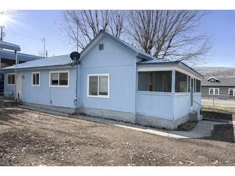 90 W Adams Street Huntington OR 97907
