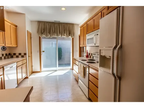 1875 Lake Cove Avenue Eugene OR 97408