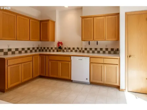 1875 Lake Cove Avenue Eugene OR 97408