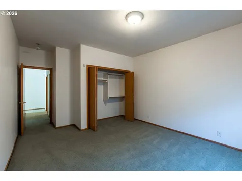 1875 Lake Cove Avenue Eugene OR 97408