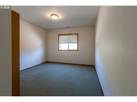 1875 Lake Cove Avenue Eugene OR 97408