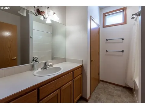 1875 Lake Cove Avenue Eugene OR 97408