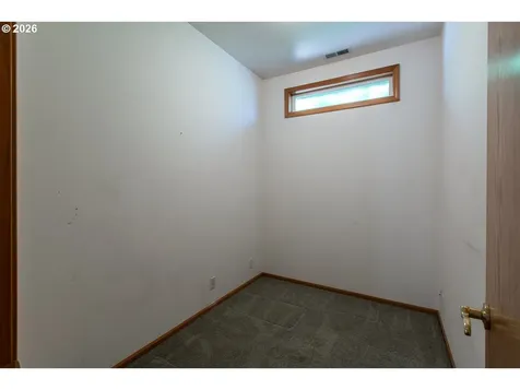 1875 Lake Cove Avenue Eugene OR 97408
