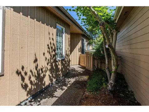 1875 Lake Cove Avenue Eugene OR 97408