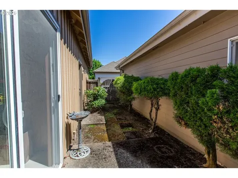 1875 Lake Cove Avenue Eugene OR 97408