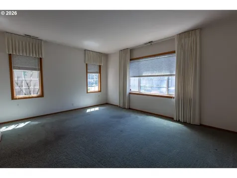 1875 Lake Cove Avenue Eugene OR 97408