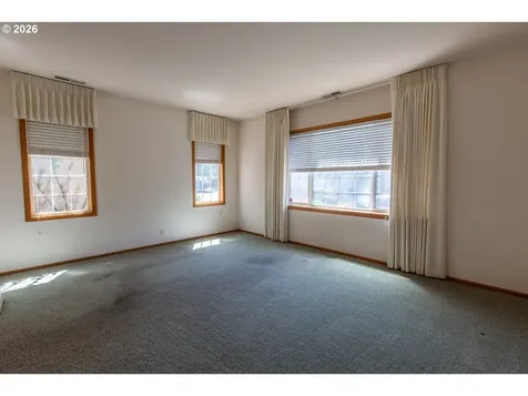 1875 Lake Cove Avenue Eugene OR 97408