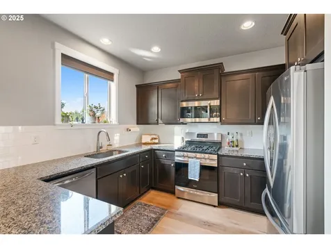 400 W Dixon Drive Newberg OR 97132