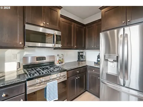 400 W Dixon Drive Newberg OR 97132