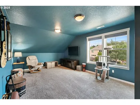 400 W Dixon Drive Newberg OR 97132