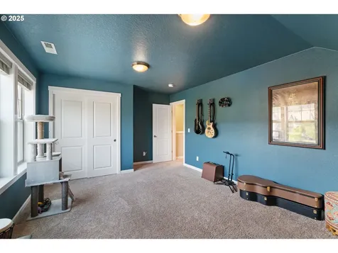 400 W Dixon Drive Newberg OR 97132