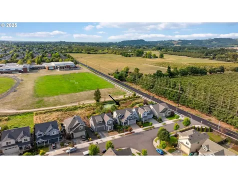 400 W Dixon Drive Newberg OR 97132