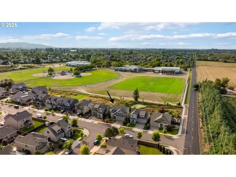 400 W Dixon Drive Newberg OR 97132