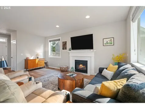 400 W Dixon Drive Newberg OR 97132
