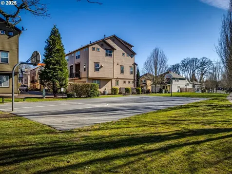 5825 NE Orenco Gardens Drive Hillsboro OR 97124