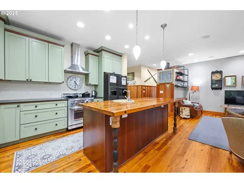 676 NW 9th Street Warrenton OR 97146