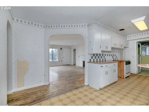 1533 SW Fairview Avenue Dallas OR 97338