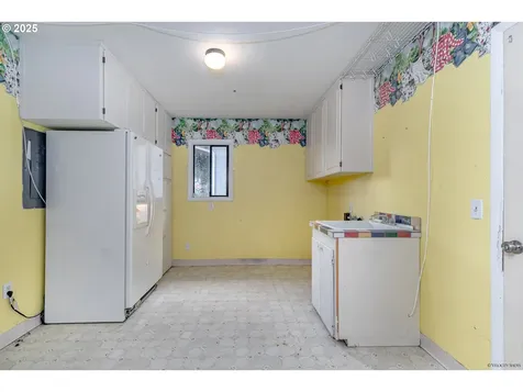 1533 SW Fairview Avenue Dallas OR 97338