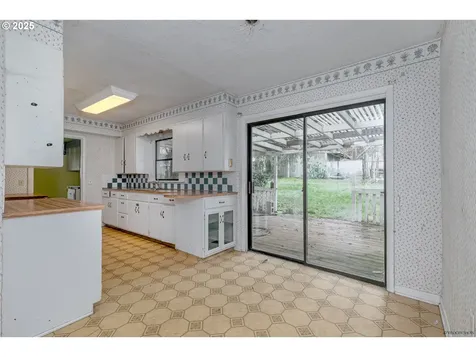 1533 SW Fairview Avenue Dallas OR 97338