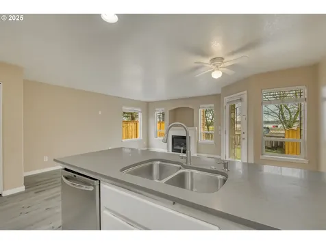 15529 NE Alton Street Portland OR 97230