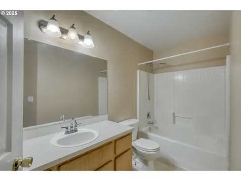 15529 NE Alton Street Portland OR 97230