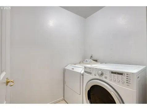 15529 NE Alton Street Portland OR 97230