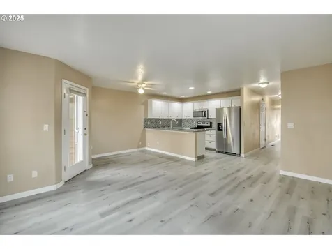 15529 NE Alton Street Portland OR 97230